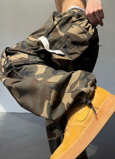 RT No. 9803 CAMO CARGO PANTS