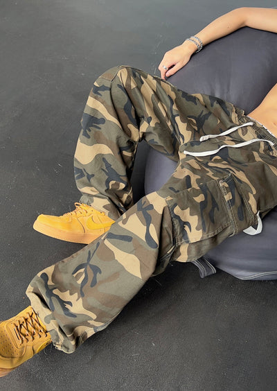 RT No. 9803 CAMO CARGO PANTS