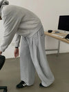 RT No. 18742 PLEATED SCIMITAR STRAIGHT SWEATPANTS