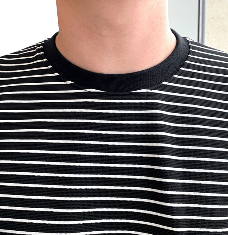 RT No. 4434 STRIPED BLACK T-SHIRT