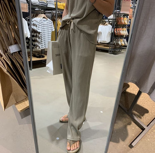 RT No.4492プリーツノースリーブシャツ＆ワイドドローストリングパンツ