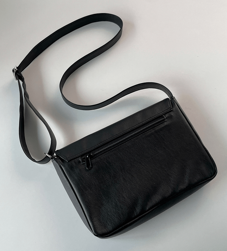 SMALL SQUARE SHOULDER BAG