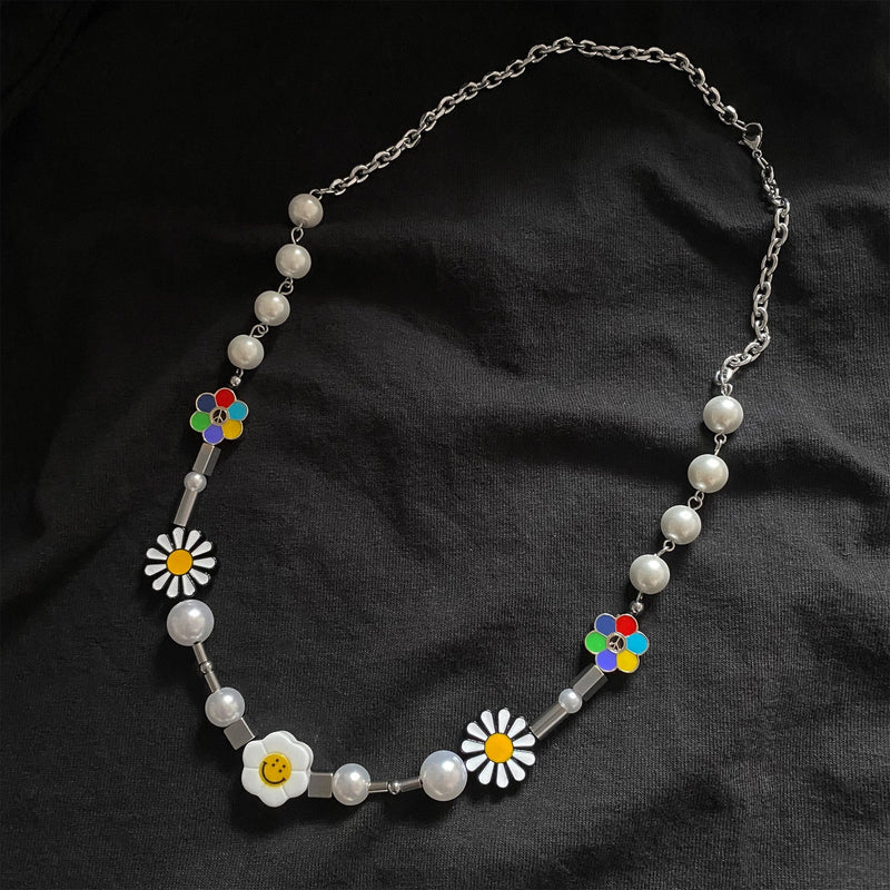 SMILEY FACE PEARL SHAPES NECKLACE