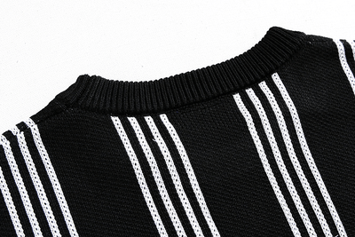 RT No. 6334 KNITTED BLACK STRIPED SWEATER